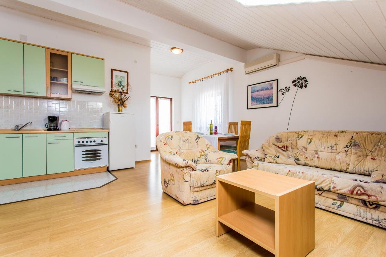 Guest House Lavanda 4 니바이스 외부 사진